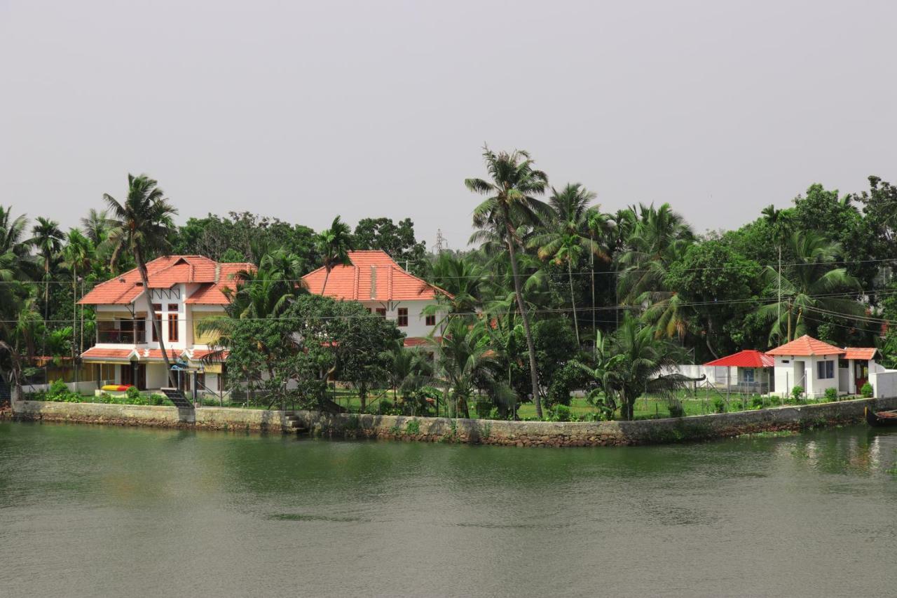 Water'S Edge Villas Alappuzha Exterior photo